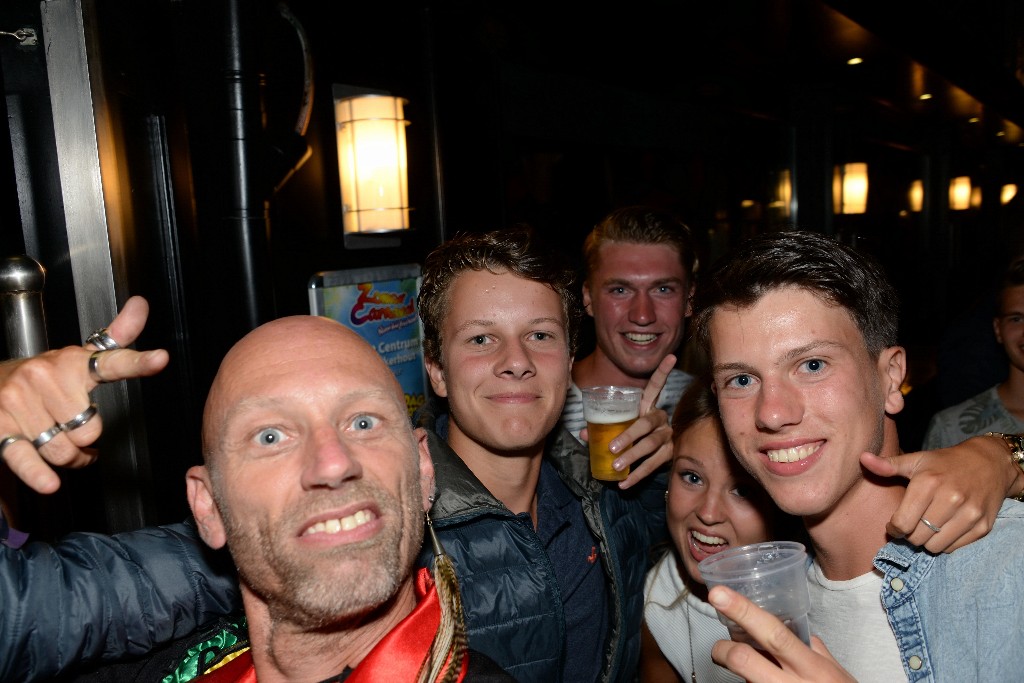 ../Images/Kroegentocht Zomercarnaval Noordwijkerhout 071.jpg